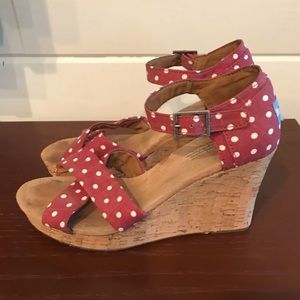 TOMS red and white wedge sandles